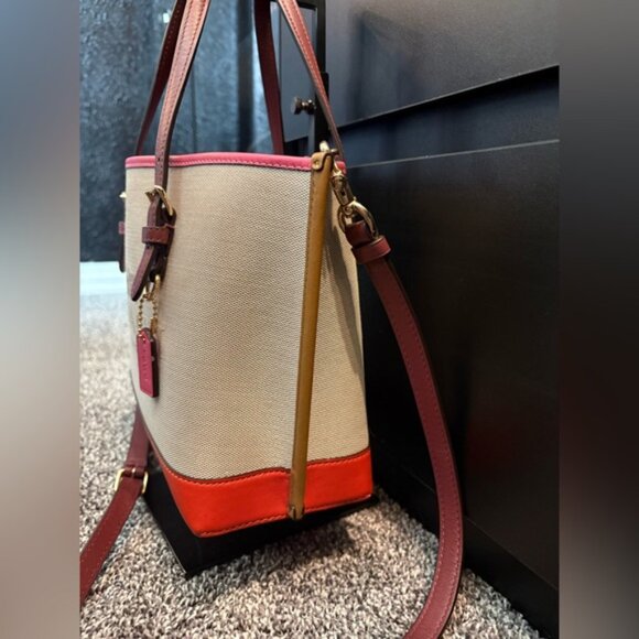 COACH MOLLIE 26 TOTE IN COLORBLOCK - Picture 9 of 13